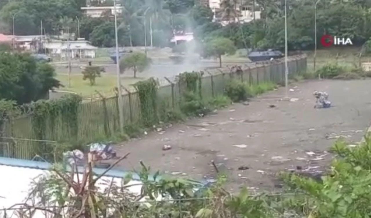 Yeni Kaledonya'daki şiddet olaylarına Macron'dan 'olağanüstü hal' çözümü - 1. Resim