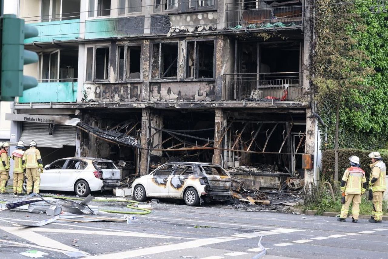 Almanya'da bir binada patlama meydana geldi: Ölü ve yaralılar var - 2. Resim