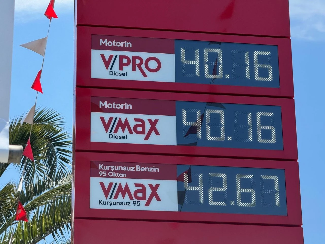 Benzin ve motorinde tabelalar değişti! Akaryakıtta tek fiyata şirketlerden tepki geldi