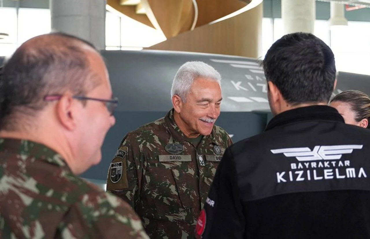 Brezilya Baykar'ı ziyaret etti, Selçuk Bayraktar kareleri paylaştı - 2. Resim