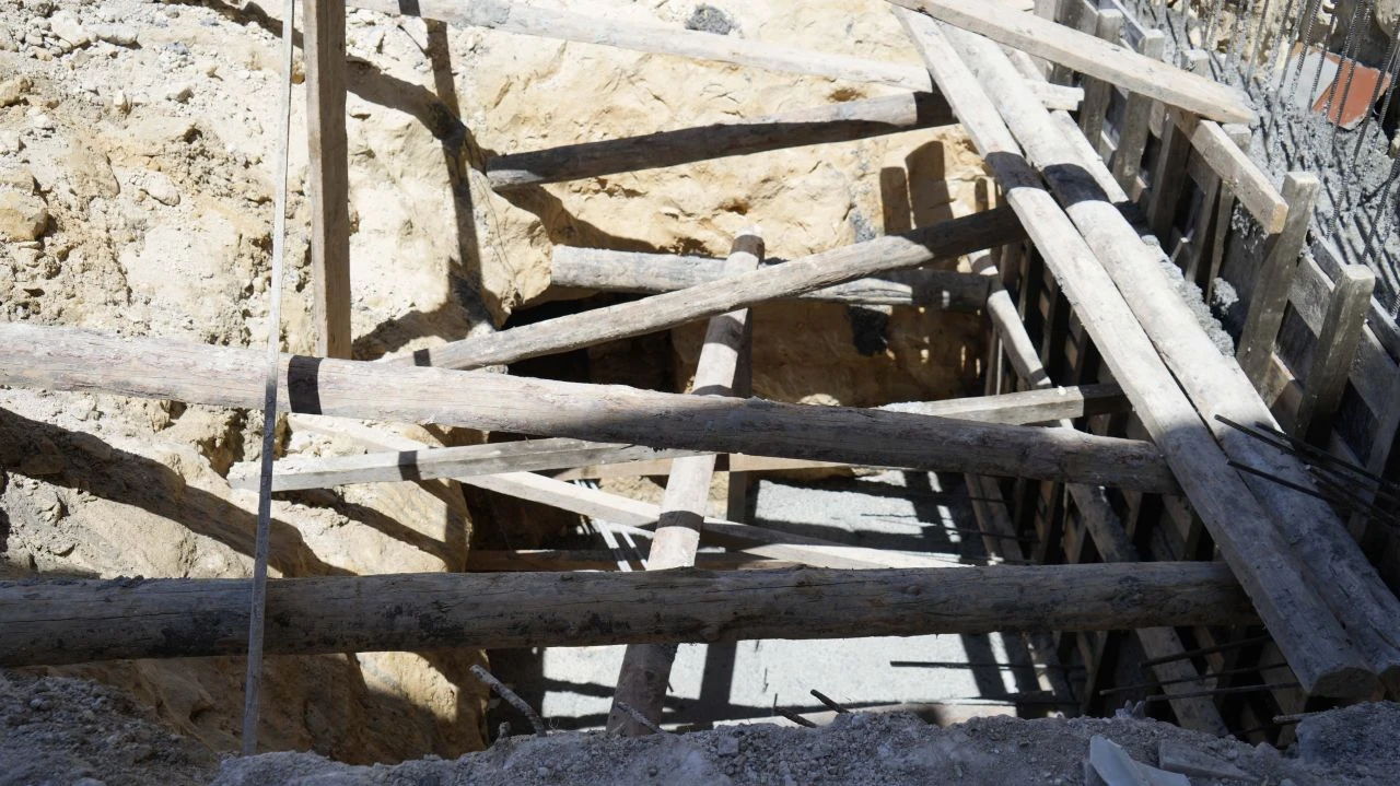 İnşaat çalışması sırasında mağara bulundu! - 1. Resim