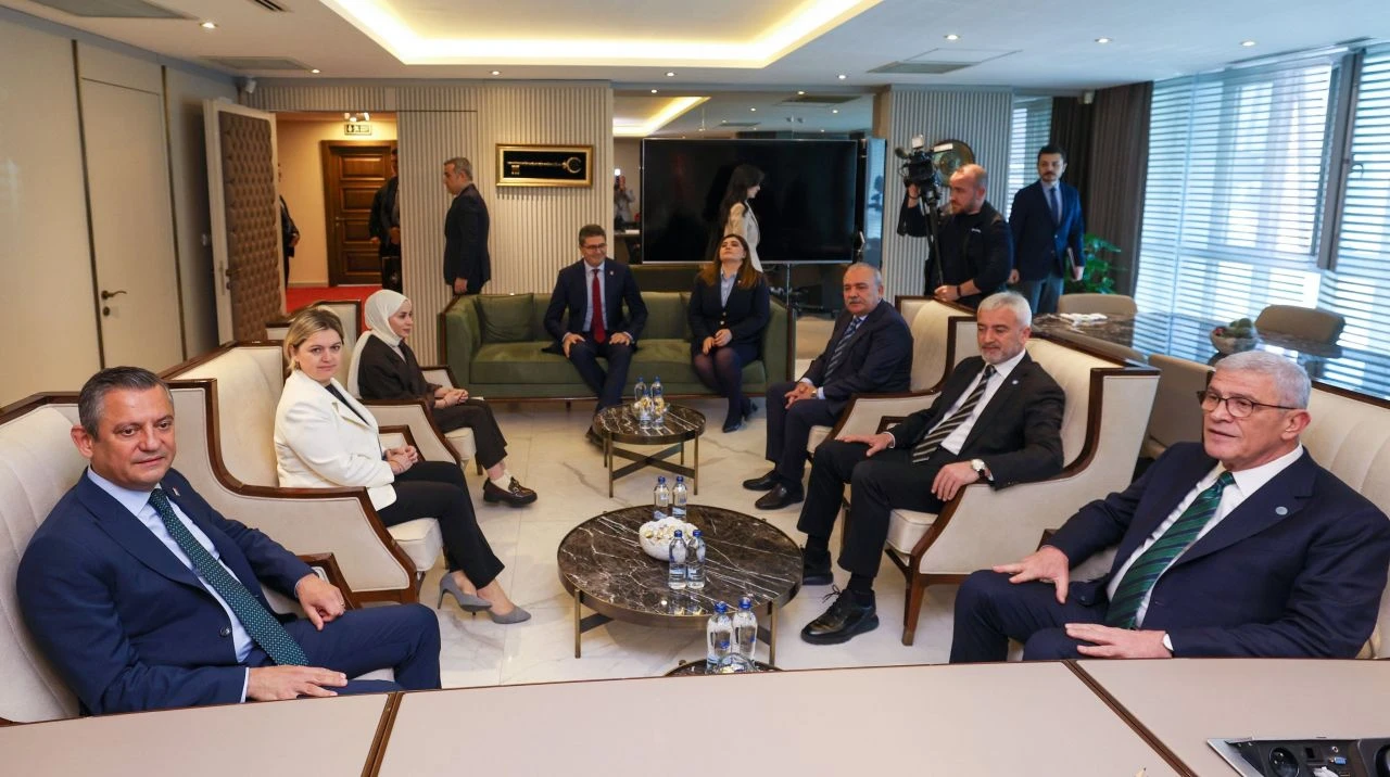 Özgür Özel, İYİ Parti Genel Başkanı Müsavat Dervişoğlu'nu ziyaret etti - 1. Resim