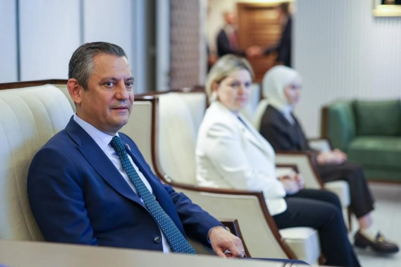 Özgür Özel, İYİ Parti Genel Başkanı Müsavat Dervişoğlu'nu ziyaret etti - 2. Resim