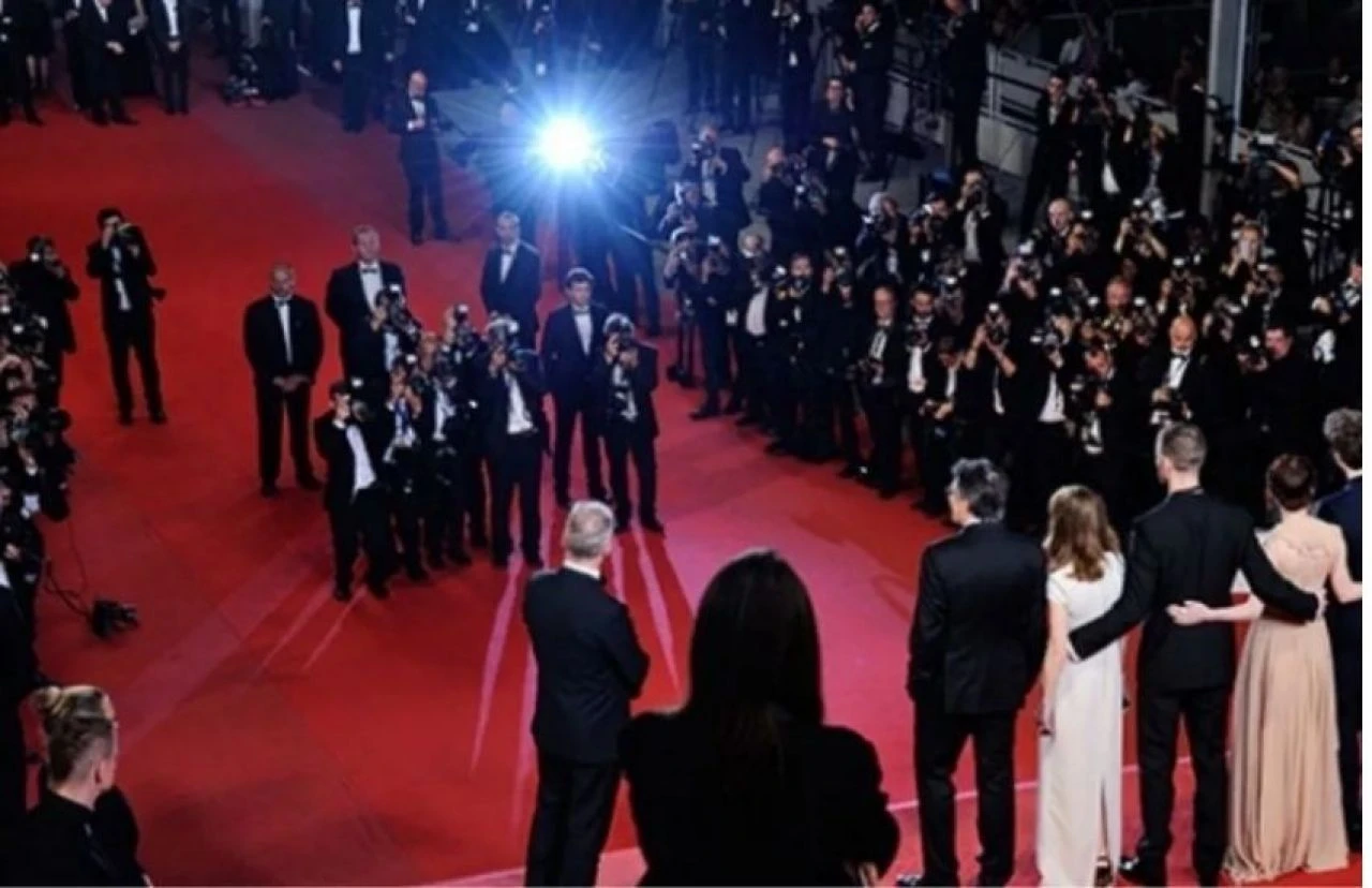 Ünlü isimlerin akın ettiği Cannes'a sinema çalışanlarının eylemi damga vurdu