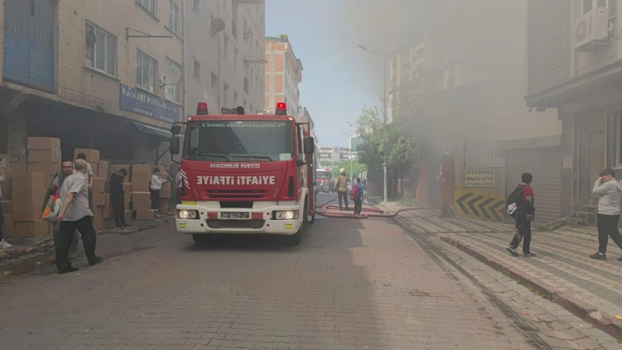 Ayakkabı imalathanesinde korku dolu anlar! Çok sayıda ekip müdahale ediyor