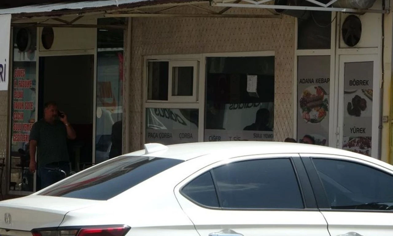 Çorbacının önünü kana buladılar: Kurşunlar havada uçuştu