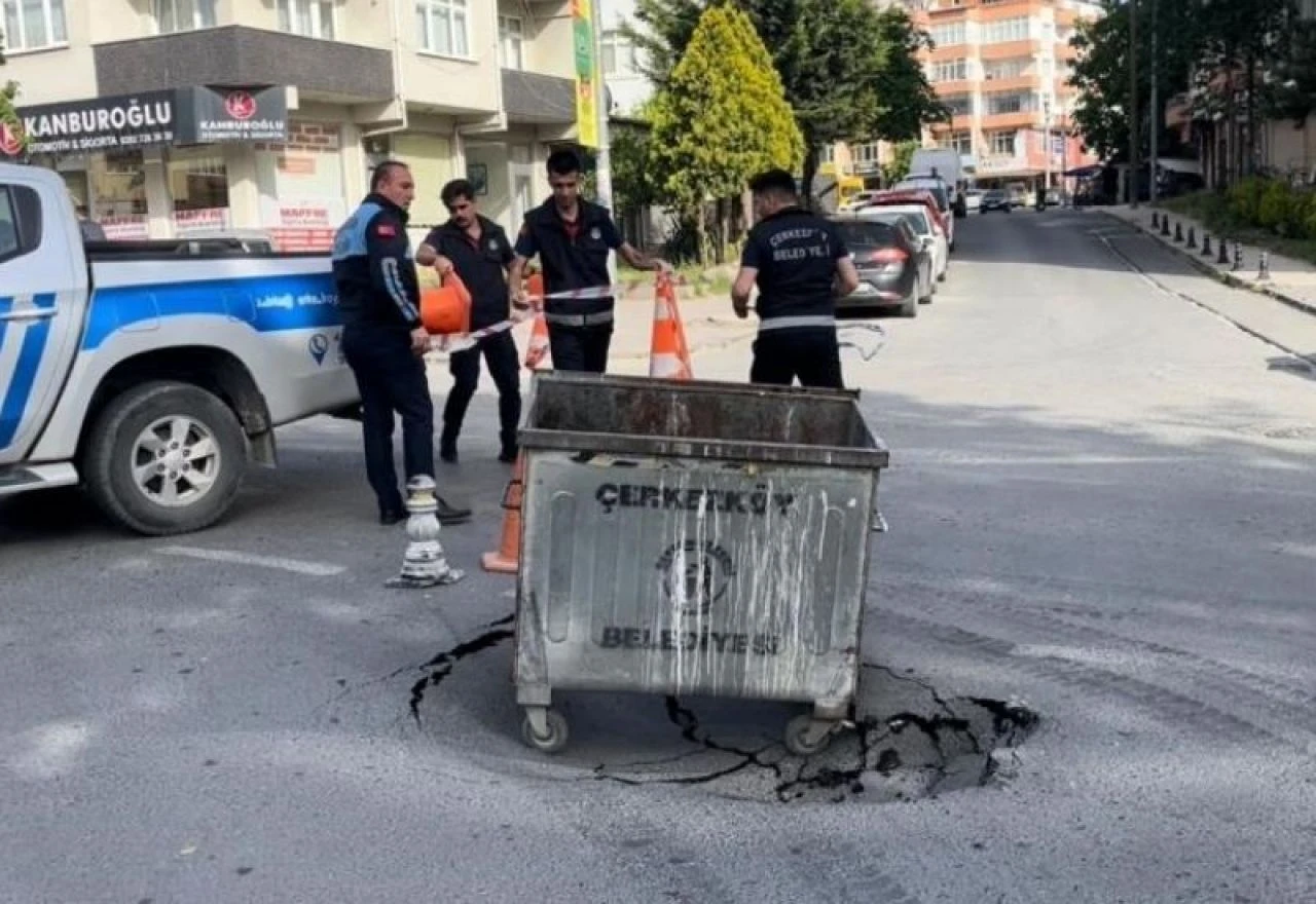 Tekirdağ’da faciadan dönüldü: Seyir halindeyken yol çöktü!