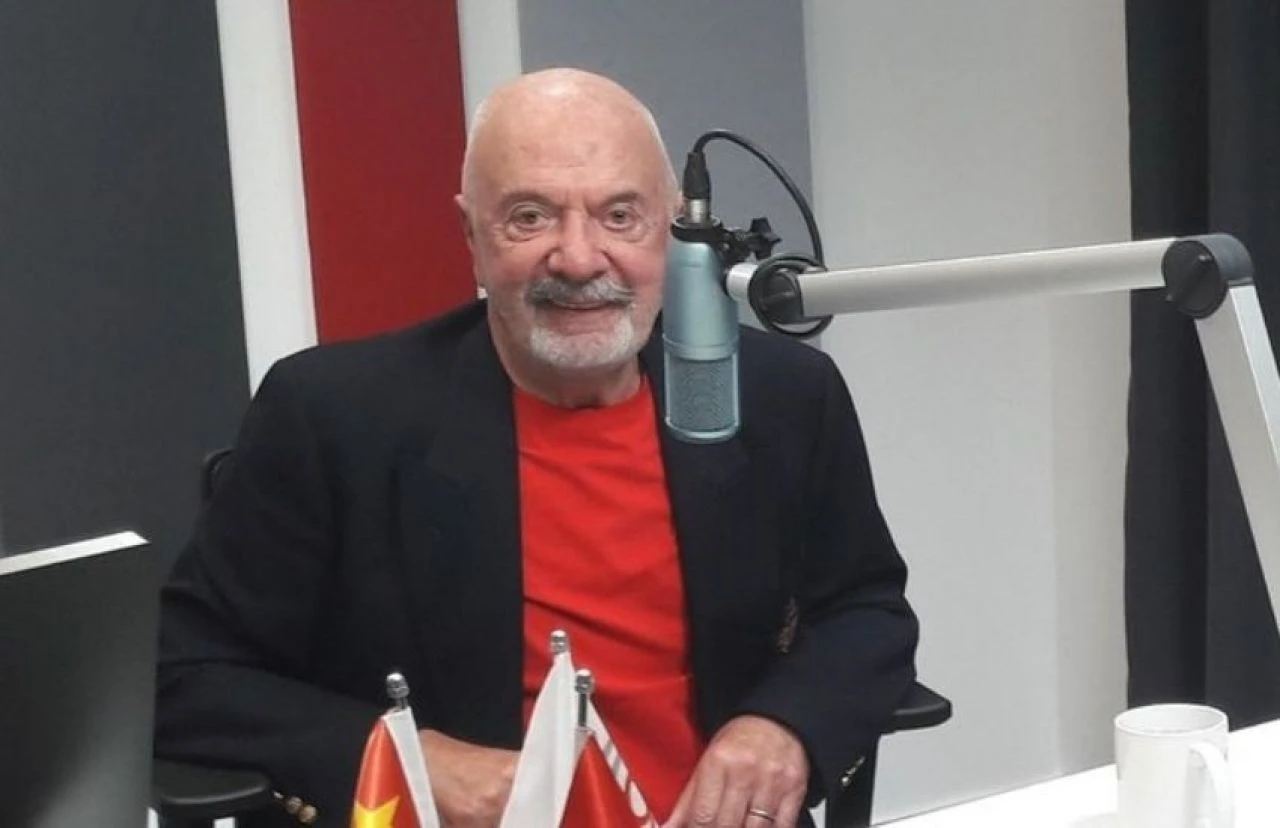 Ünlü sunucu Erkan Yolaç hayatını kaybetti