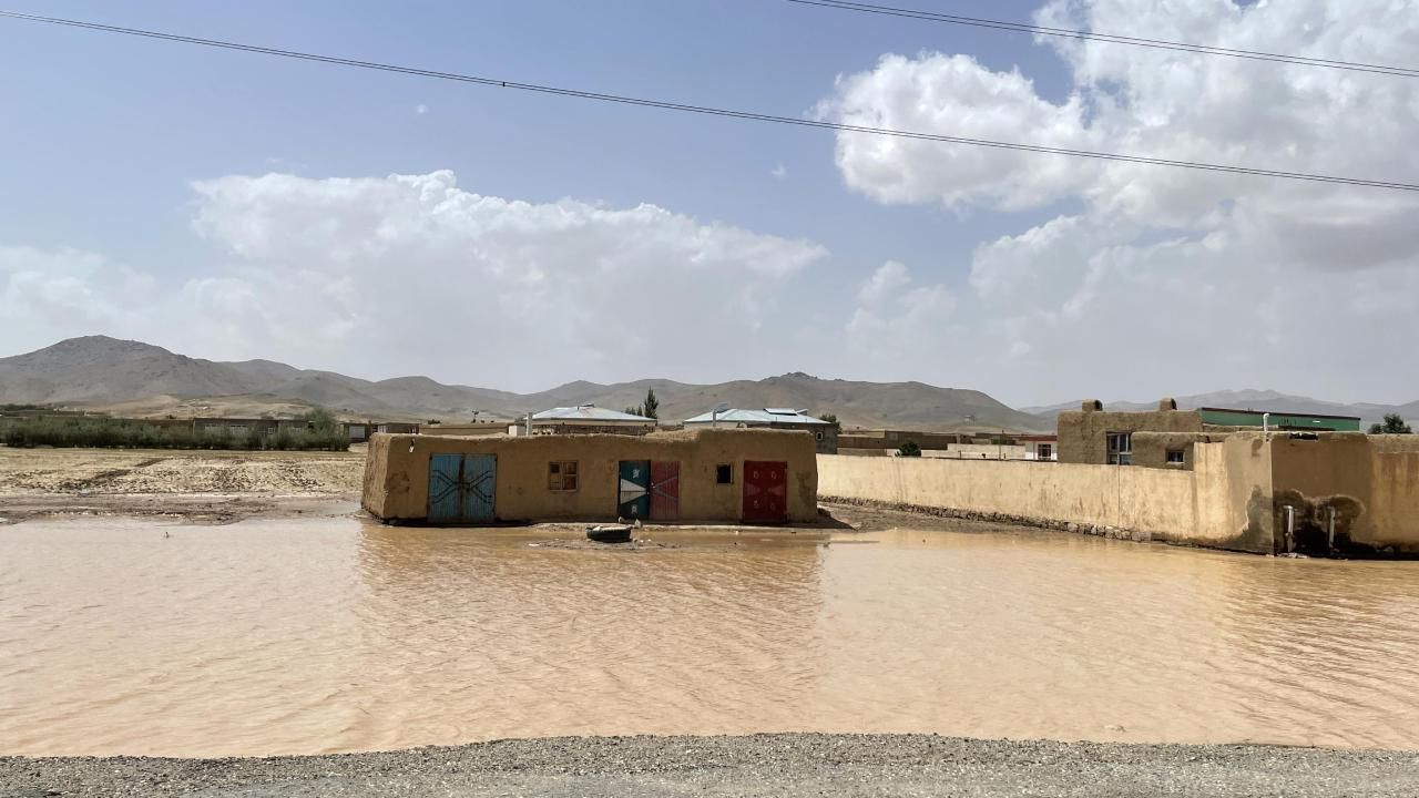 Afganistan&#039;ı sel vurdu: 50 ölü