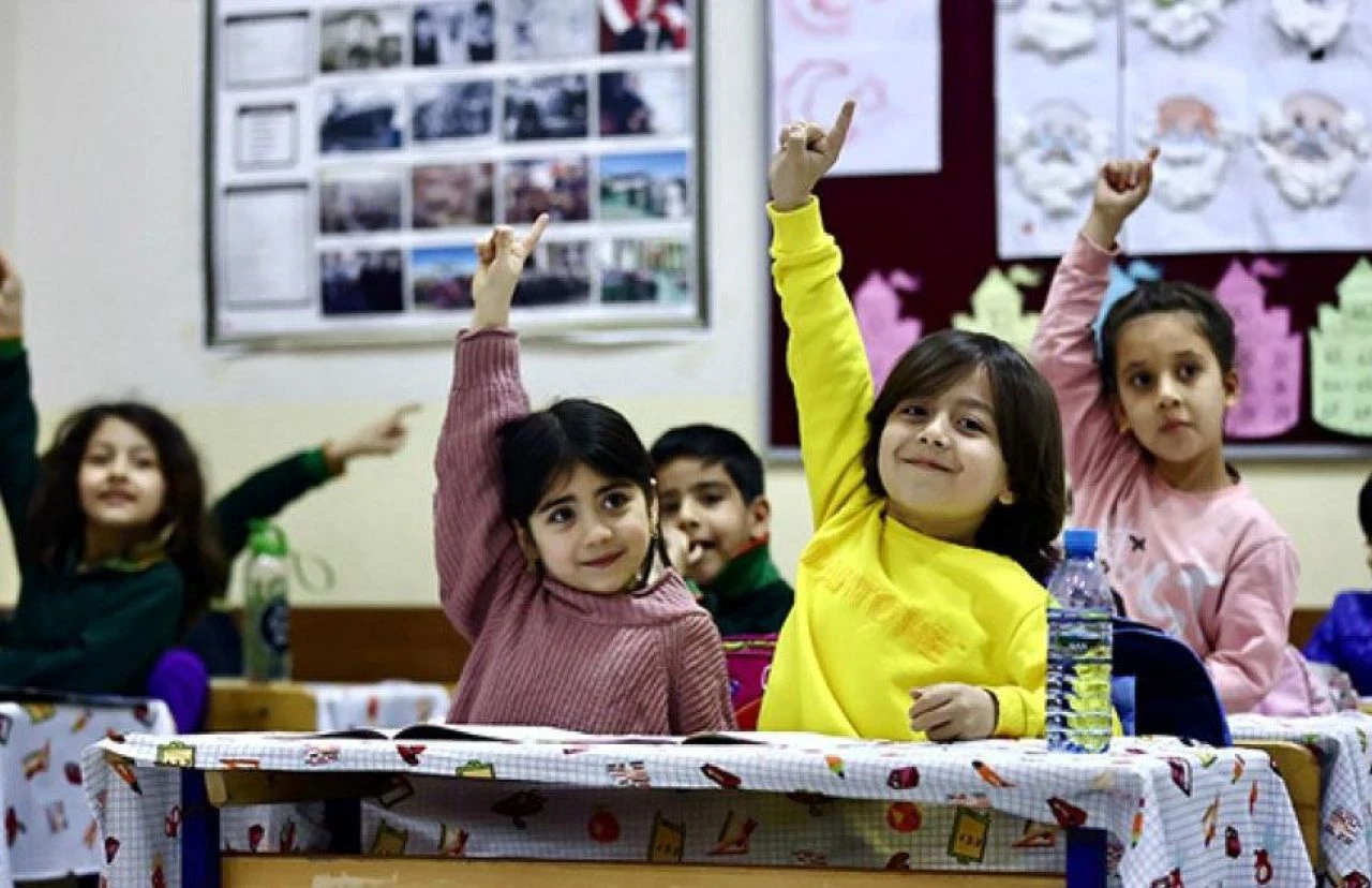 CHP Genel Başkanı Özel yeni müfredata anayasa benzetmesi yaptı! - 1. Resim