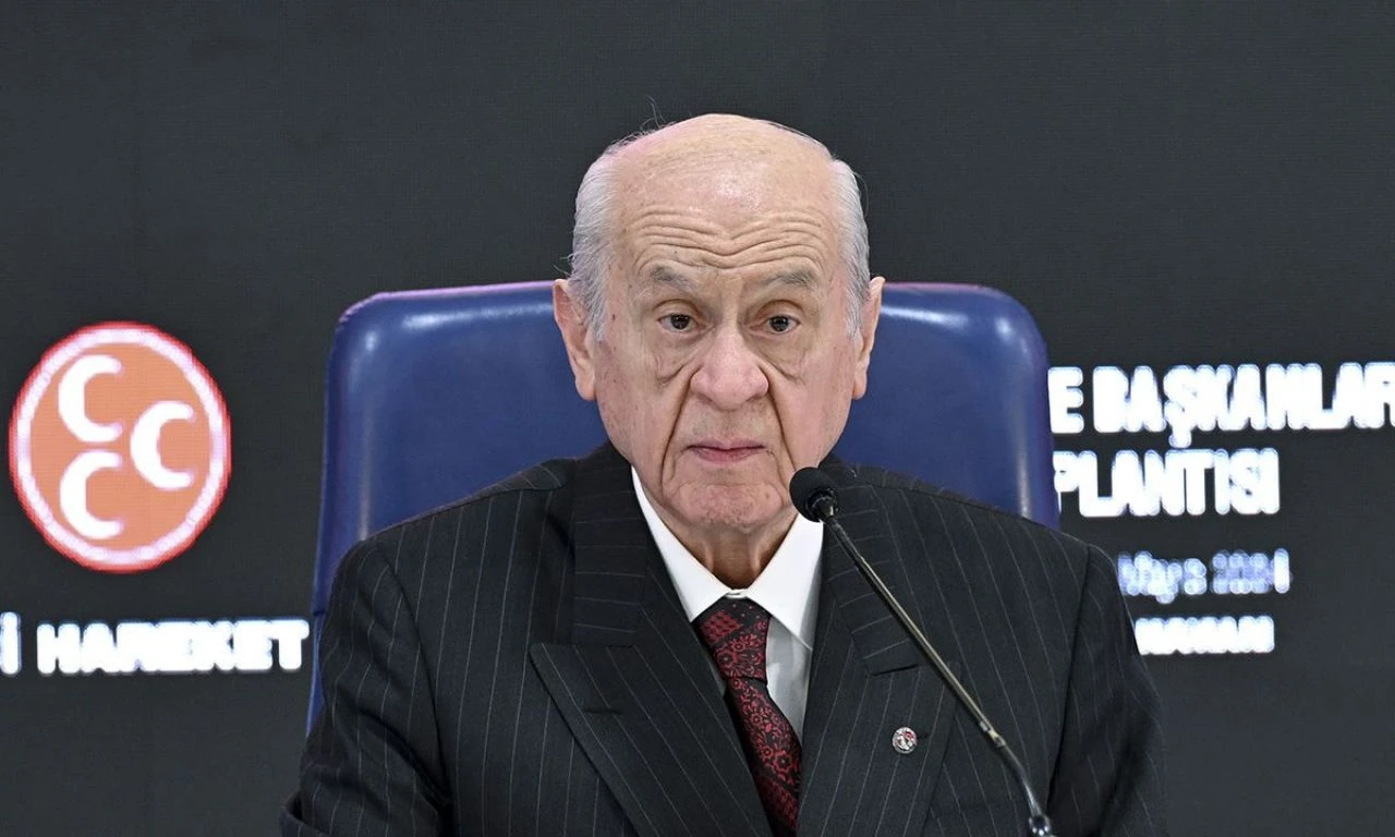 Devlet Bahçeli'ye favori şarkısı soruldu! Tereddüt etmeden o parçayı açtırdı