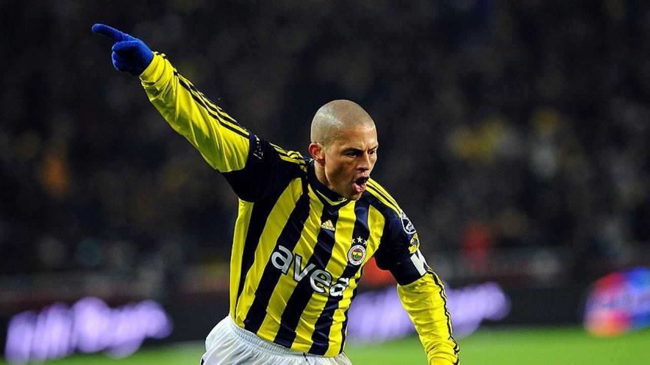 Fenerbahçe'nin efsanesi Alex de Souza Antalyaspor ile 2 yıllık sözleşme imzaladı - 2. Resim