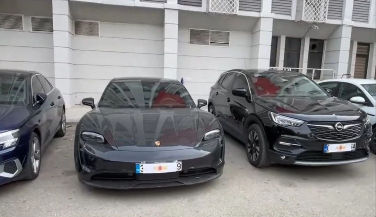 Mersin'de kara para operasyonu! Lüks araçlar, tabancalar, tapu senetleri...