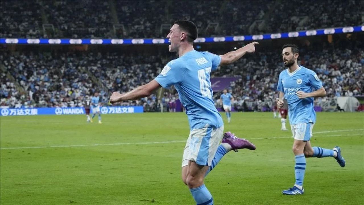 Premier Lig yılın futbolcusu Phil Foden seçildi - 1. Resim