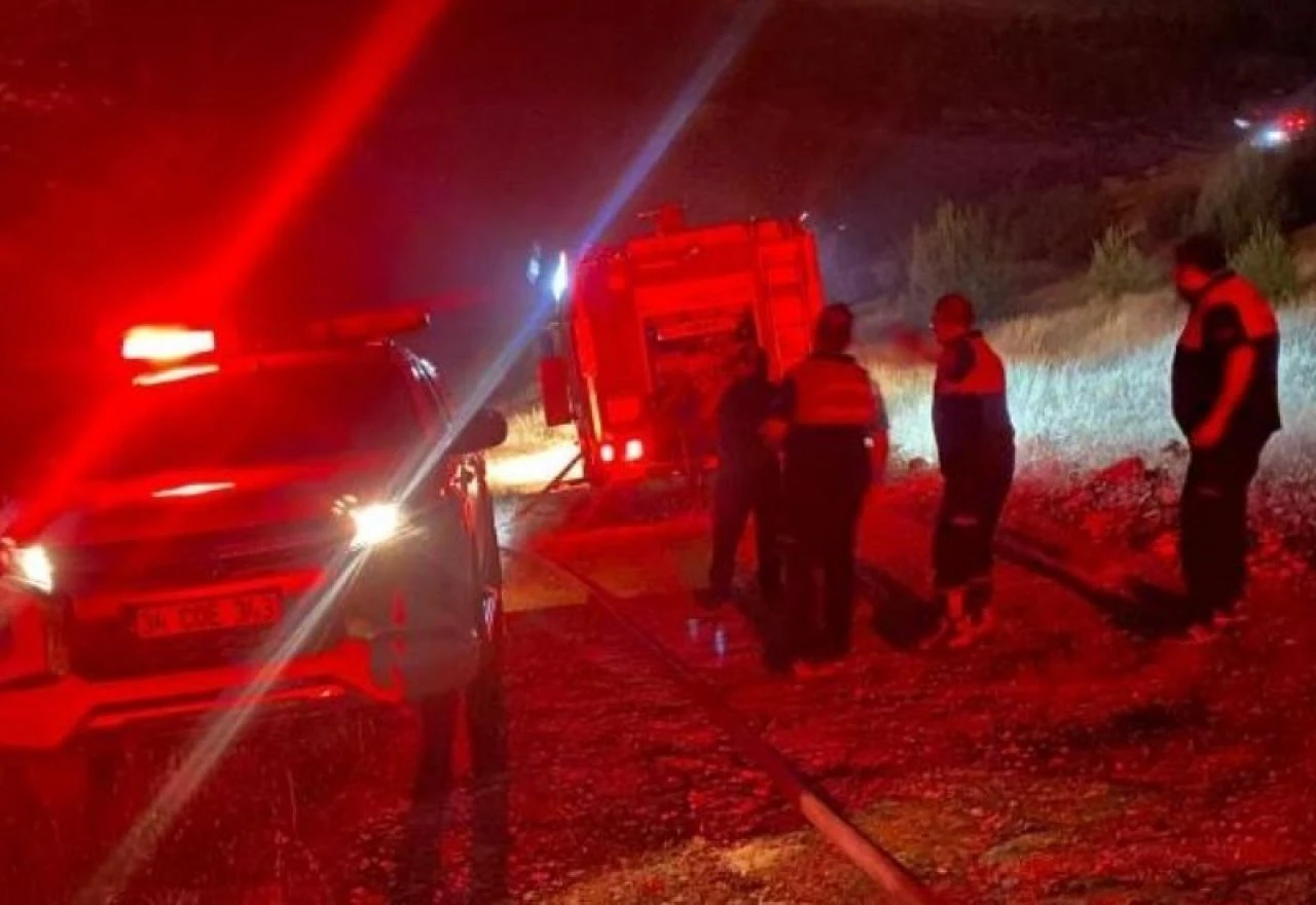 Şanlıurfa’da korkutan yangın! Geniş bir alana yayıldı - 1. Resim