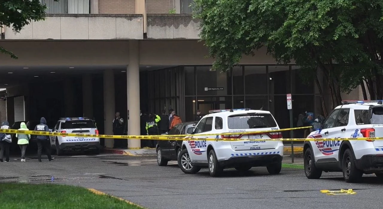 ABD'de üniversite mezuniyet töreni yakınlarında silahlı saldırı yapıldı! - 1. Resim