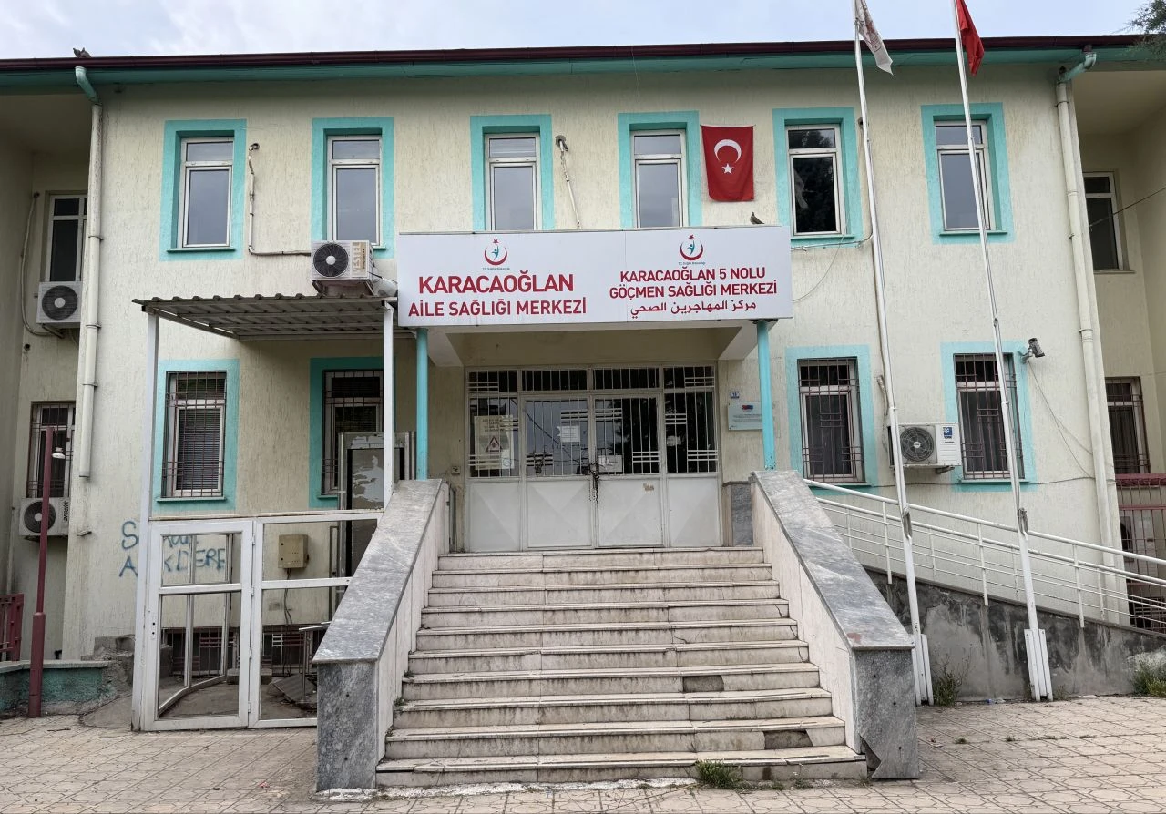 Aile hekimine önce ilaç yazdırdı sonra bıçakla saldırdı, o anlar kaydedildi