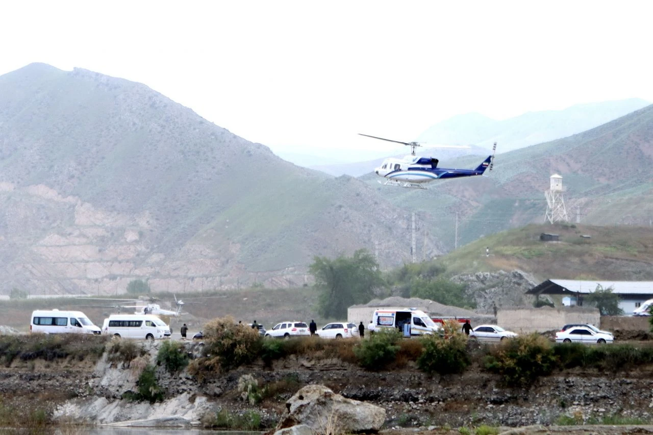 İran Cumhurbaşkanı Reisi'yi taşıyan helikopter kaza yaptı: İlk irtibat kuruldu!
