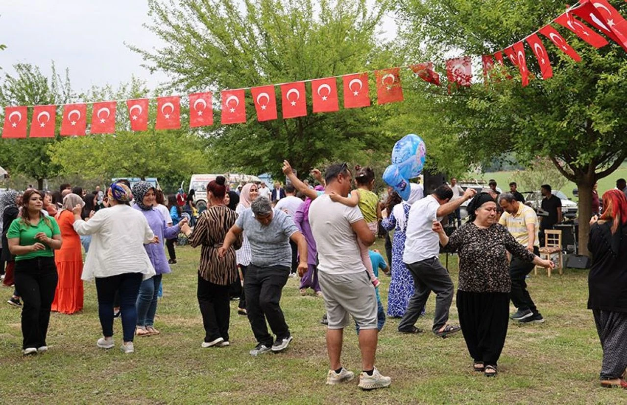 Adanalı muhtar seçimde verdiği sözü tuttu - 1. Resim