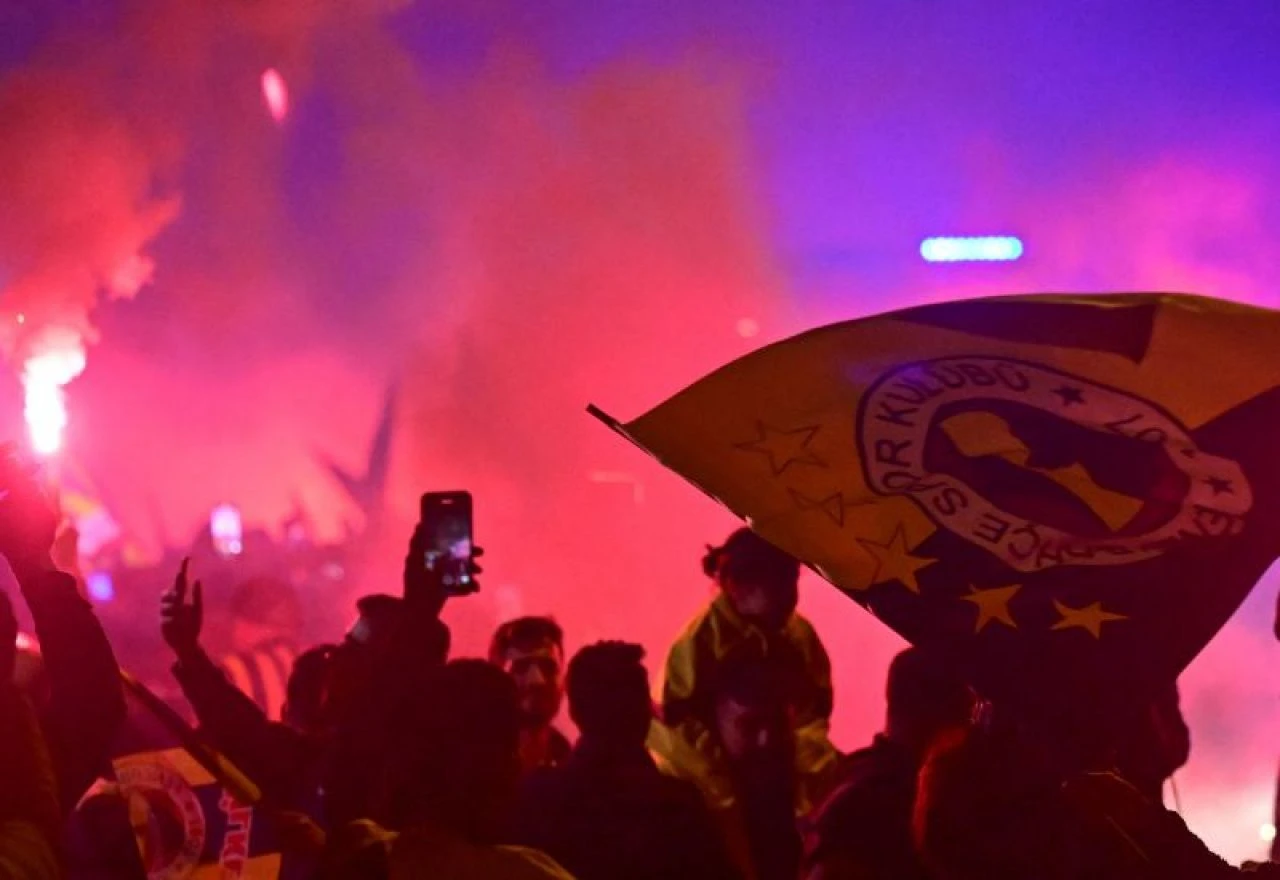 Fenerbahçe taraftarından coşkulu karşılama! - 1. Resim