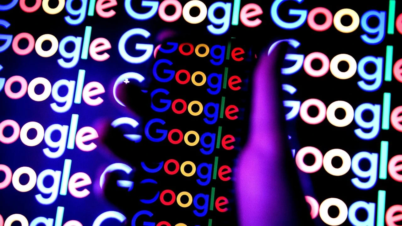 Google'ın yapay zekasına kullanıcılar tepki gösterdi: Yalan yanlış bilgiler veriyor! - 1. Resim