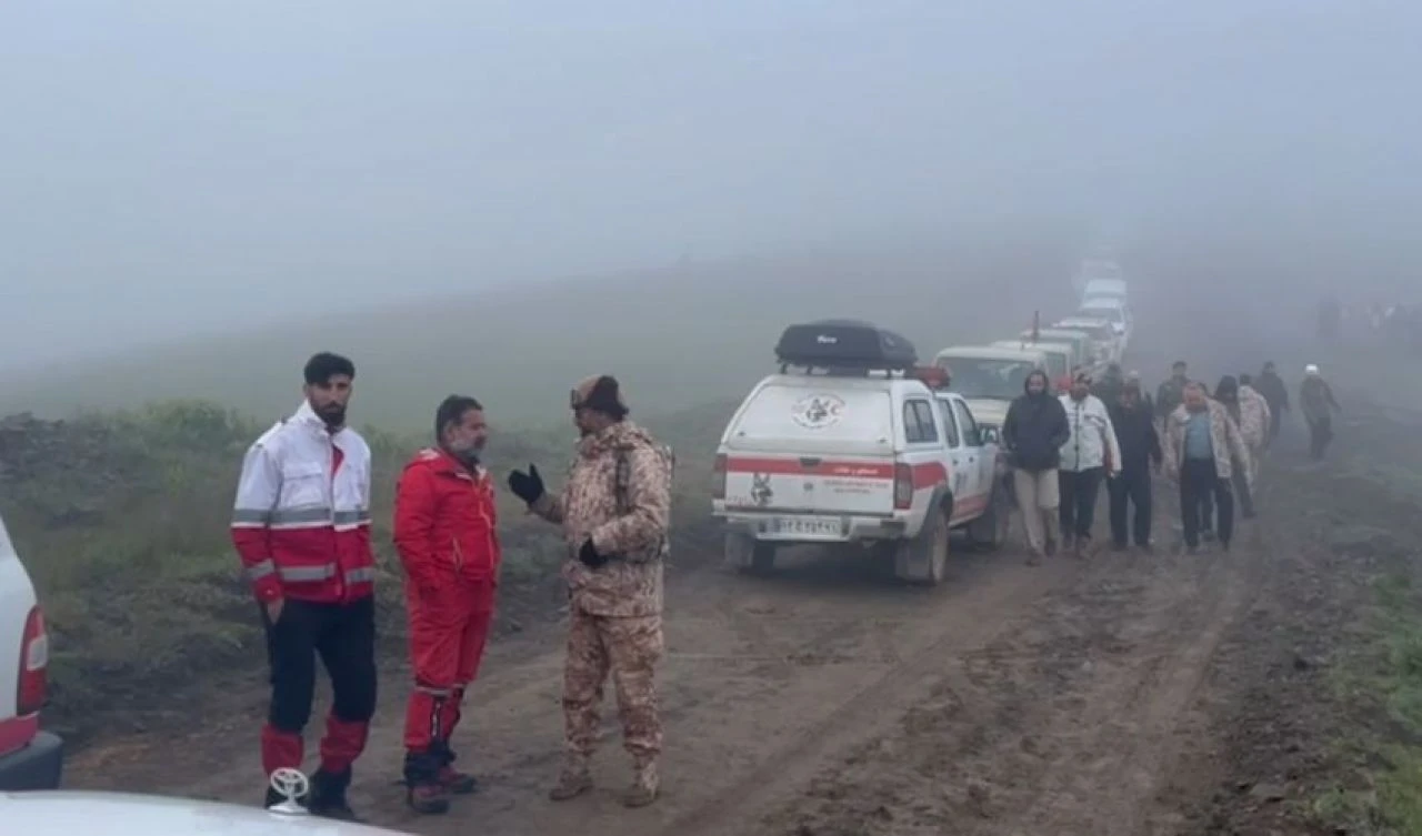 Reisi'yi taşıyan helikopterin enkazından en net görüntü - 1. Resim