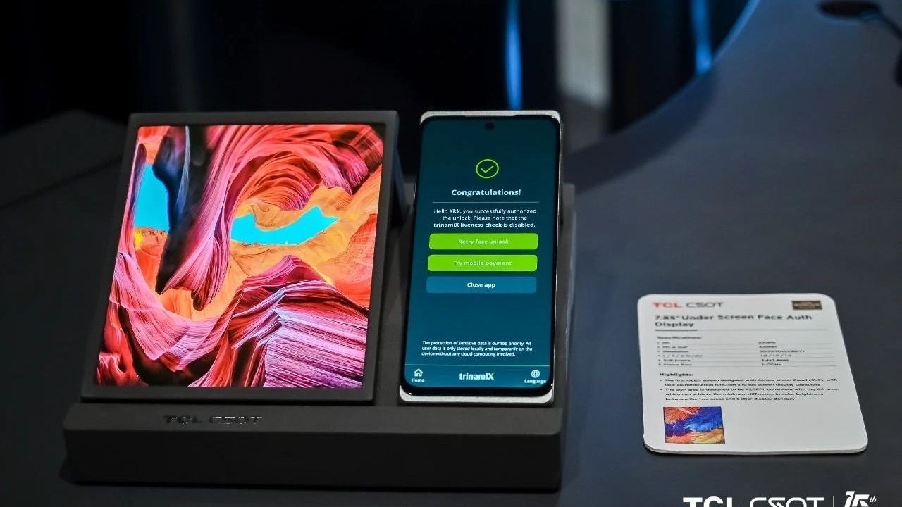 TCL, dünyanın ilk üç kez katlanabilen telefonunu tanıttı
