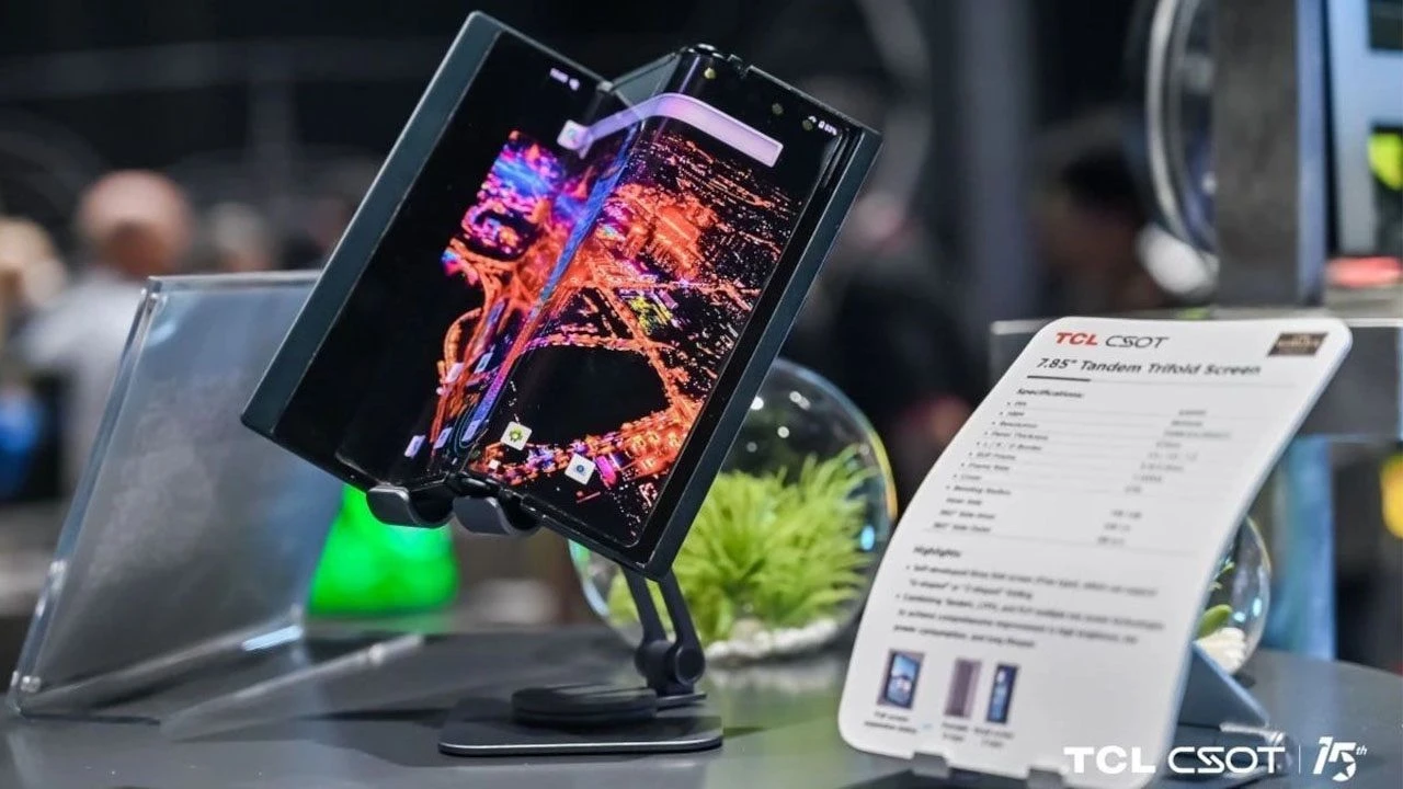 TCL, dünyanın ilk üç kez katlanabilen telefonunu tanıttı