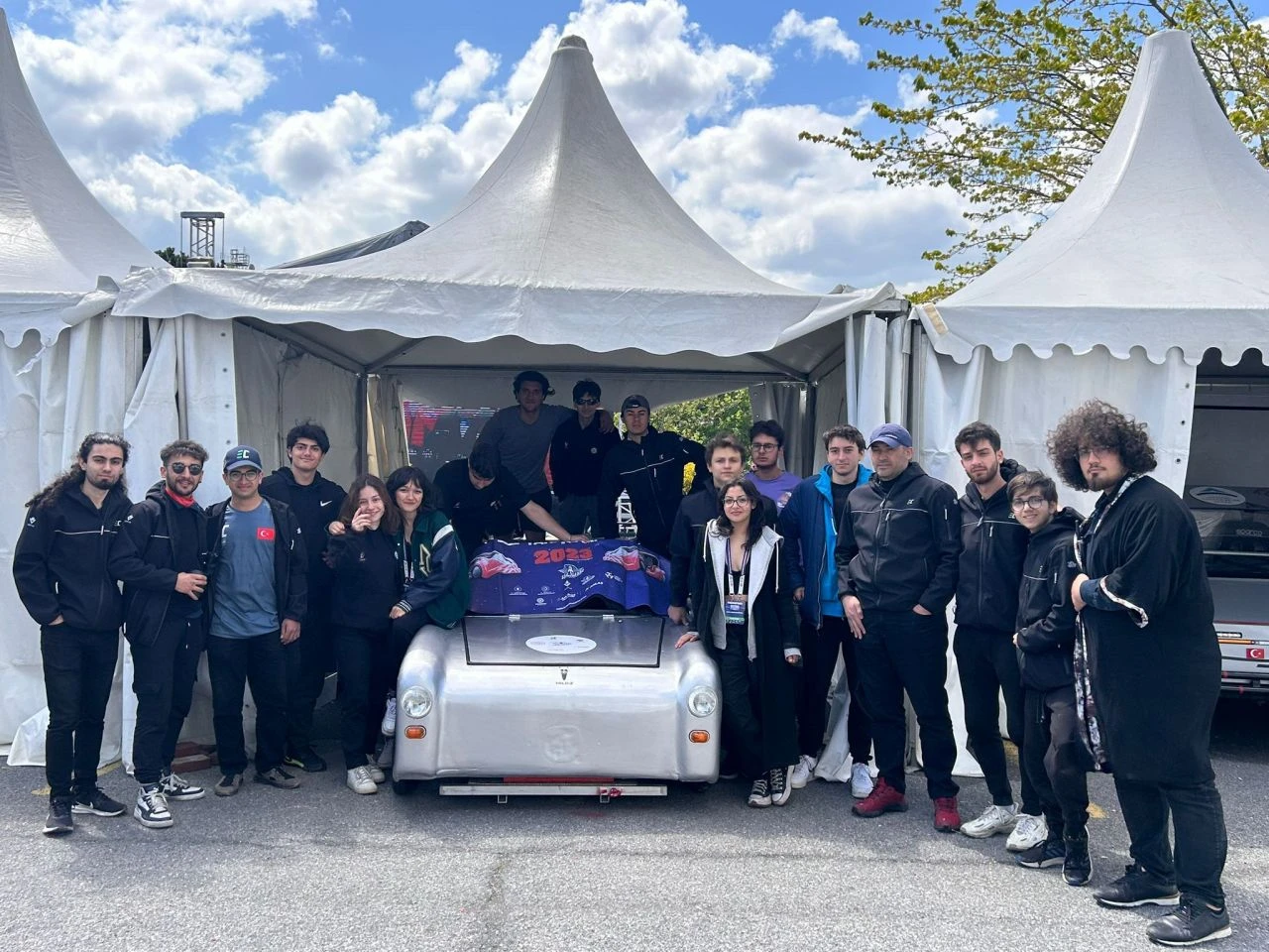 Türk gençlerinden gururlandıran başarı!