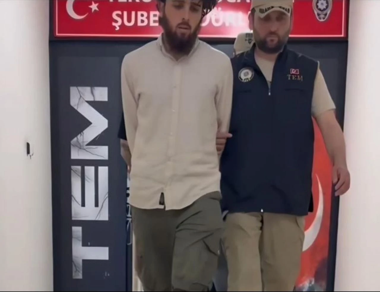 6 ilde eş zamanlı DEAŞ operasyonu: 8 kişi tutuklandı - 1. Resim