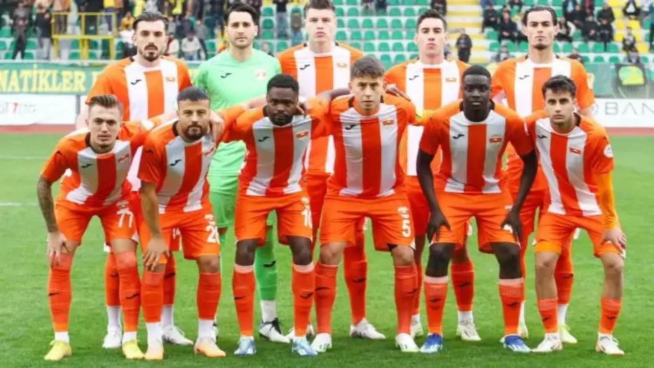 Adanaspor, kulübün satışına yönelik görüşmelere başlandığını duyurdu - 1. Resim