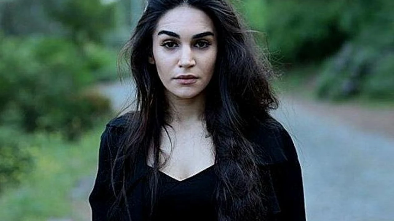 Bahar dizisinde Leyla karakterini Sahra Şaş oynuyor - 1. Resim