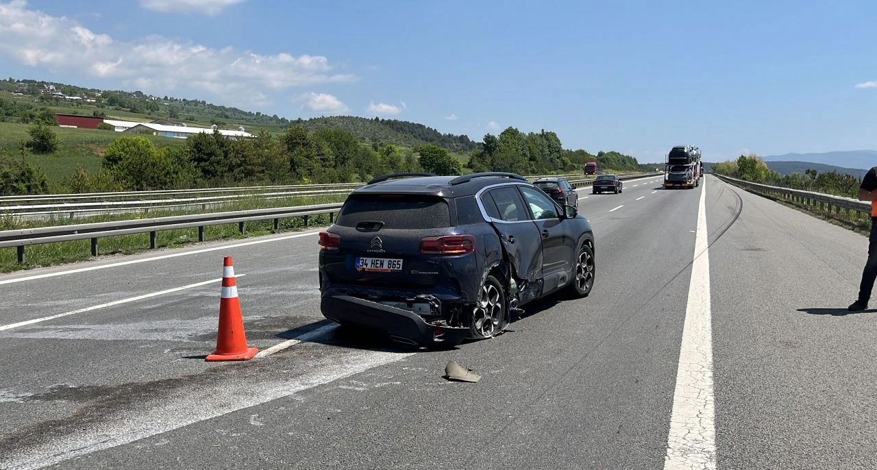 Bakan Tekin'in makam aracı TEM'de ciple çarpıştı