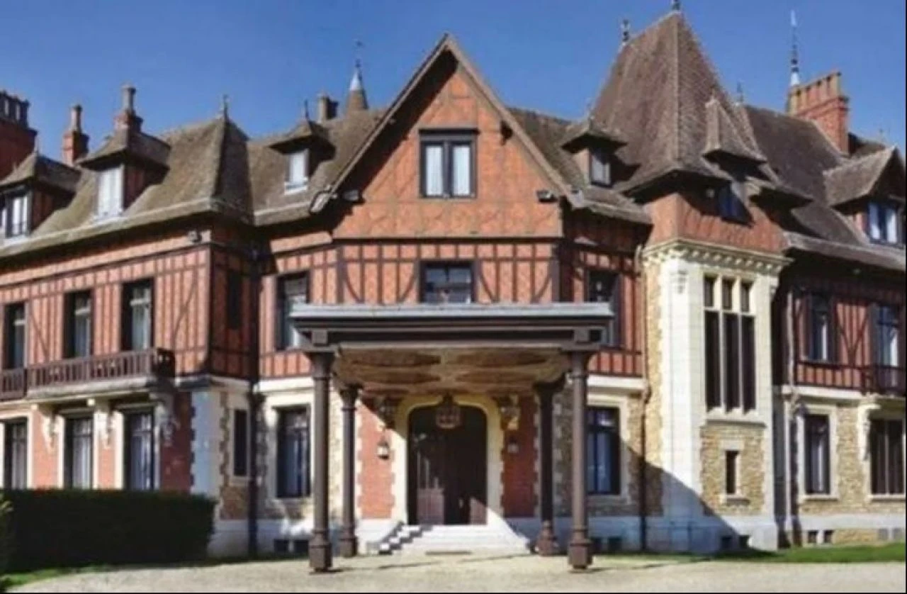 Dünyanın en pahalı evine rekor fiyat! Ortaçağ kalesinin köklü geçmişi dikkat çekiyor