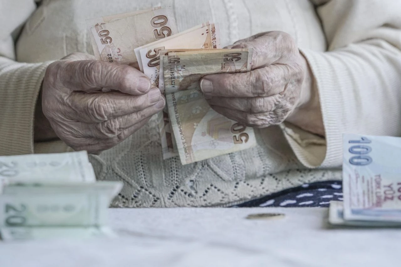 Emeklilere müjde! Bankalar kesenin ağzını açtı: Tek seferde 31 bin TL promosyon - 1. Resim
