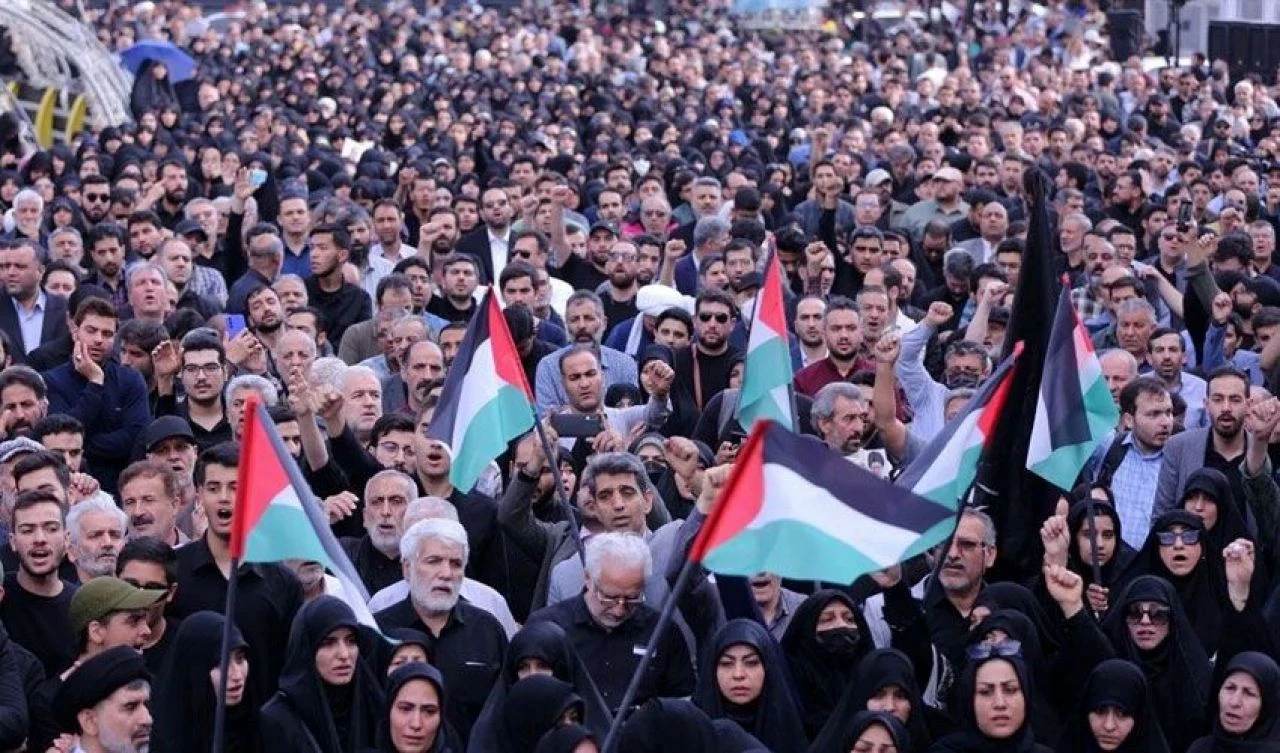 İran Cumhurbaşkanı Reisi için anma törenleri, ülke yasta... İşte son gelişmeler - 2. Resim