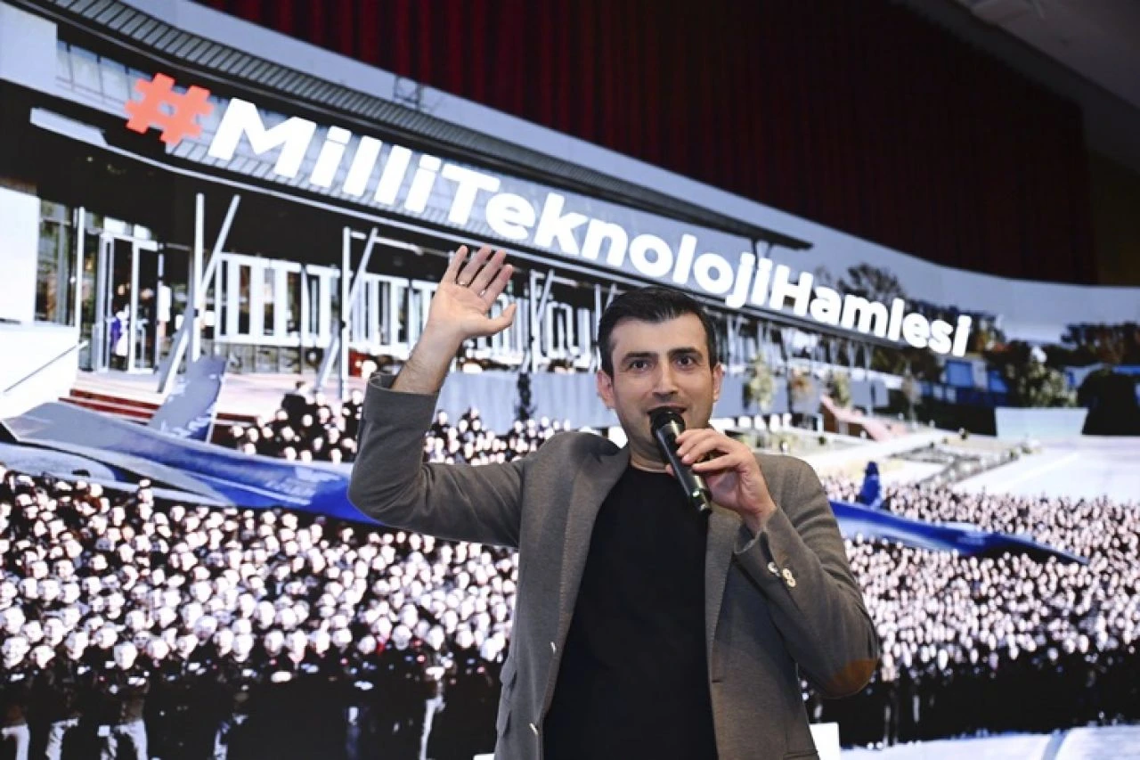 Selçuk Bayraktar, AKINCI'nın İran'daki tarihi başarısını değerlendirdi: 'Çok önemli bir göreve imzasını attı' - 1. Resim