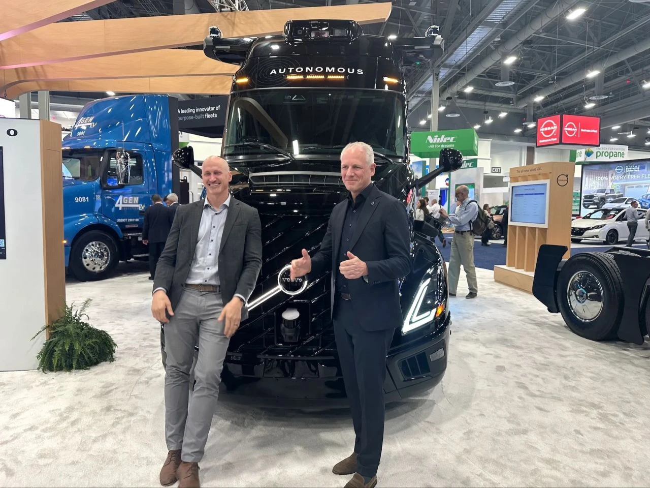 Volvo, ilk üretime hazır 'tam sürücüsüz' kamyonunu tanıttı - 1. Resim