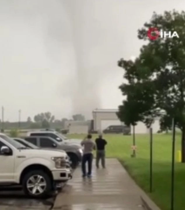 Dev hortumlar kamerada: Çok sayıda can kaybı var - 2. Resim