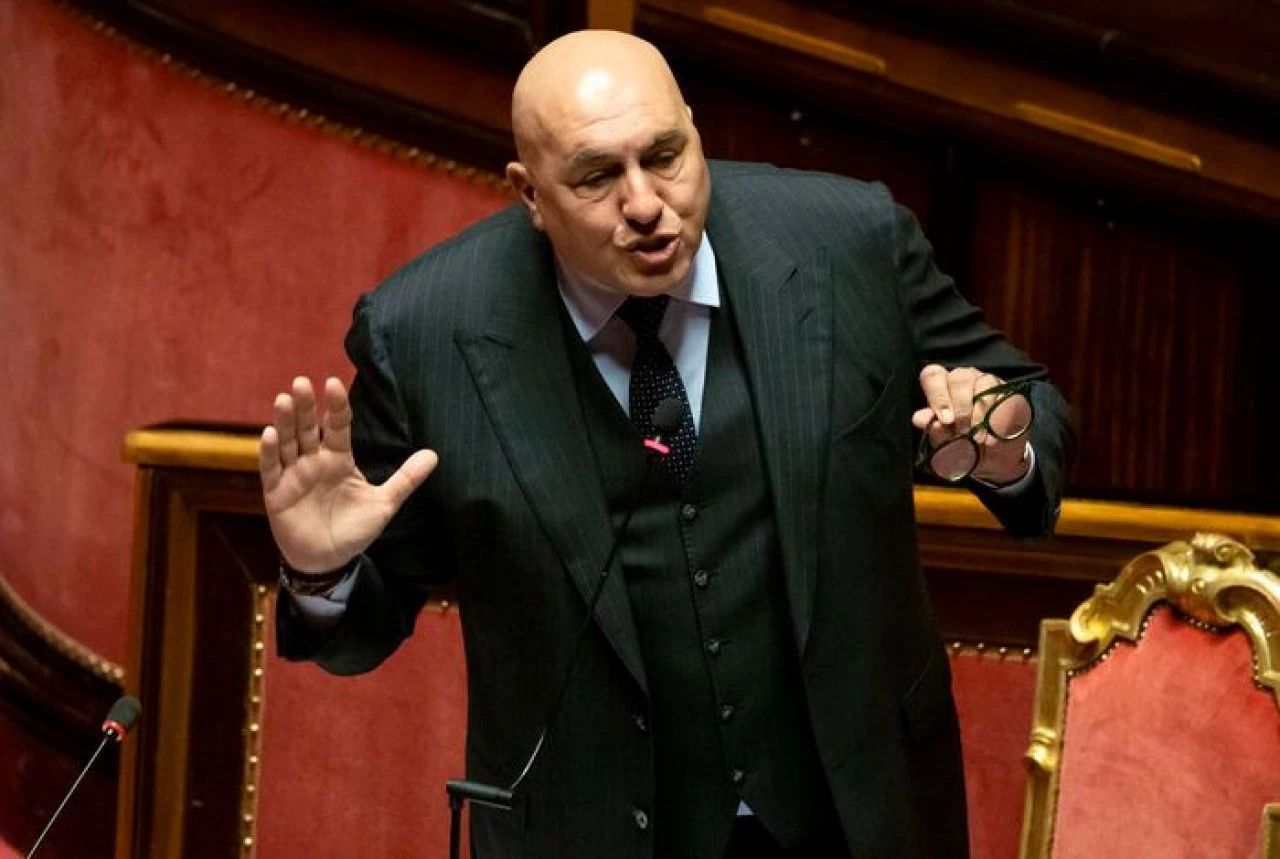 İtalya Savunma Bakanı Crosetto hastaneye kaldırıldı - 1. Resim