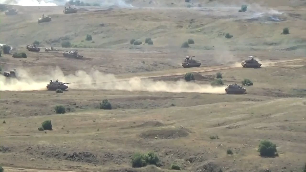 Milli tanklar ilk defa kafesli görüntülendi!
