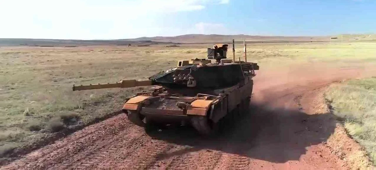 Milli tanklar ilk defa kafesli görüntülendi!