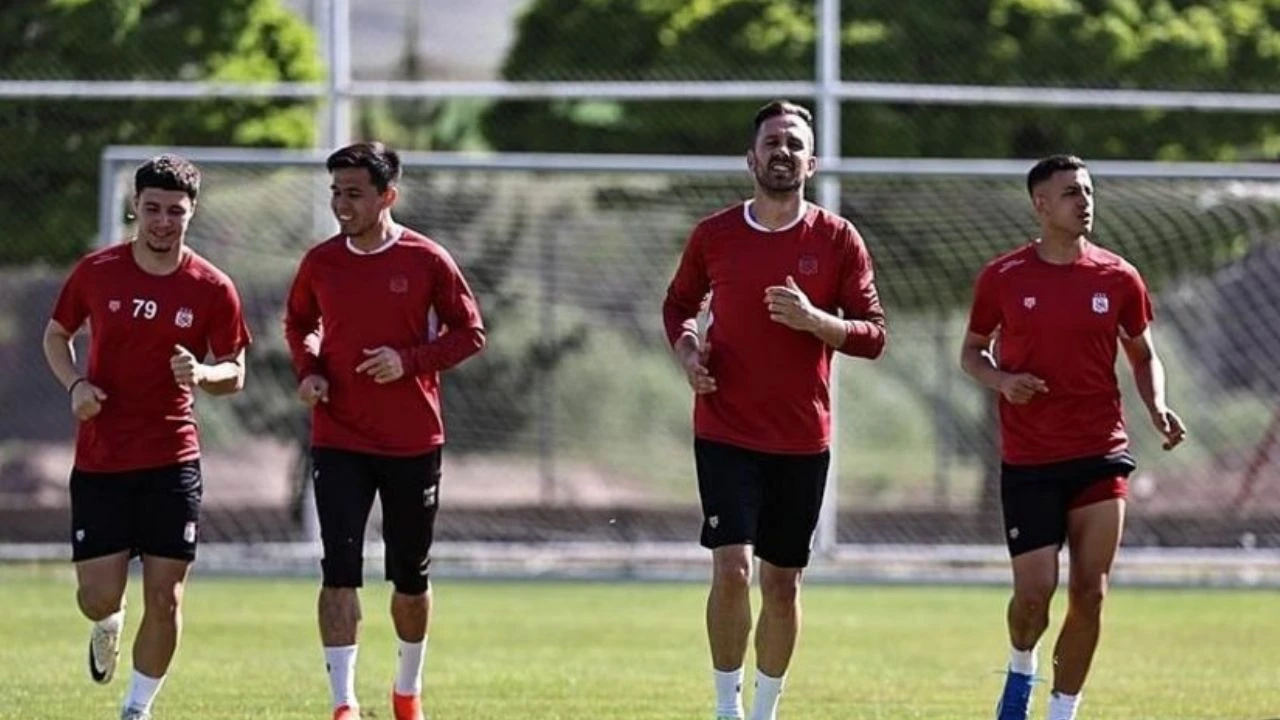 Sivasspor yeni sezon için kolları sıvadı - 1. Resim