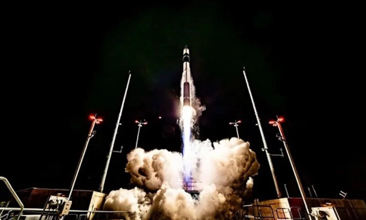 SpaceX ateşledi, ABD 'casuslarını' uzaya gönderdi: Detaylar gizli tutuluyor