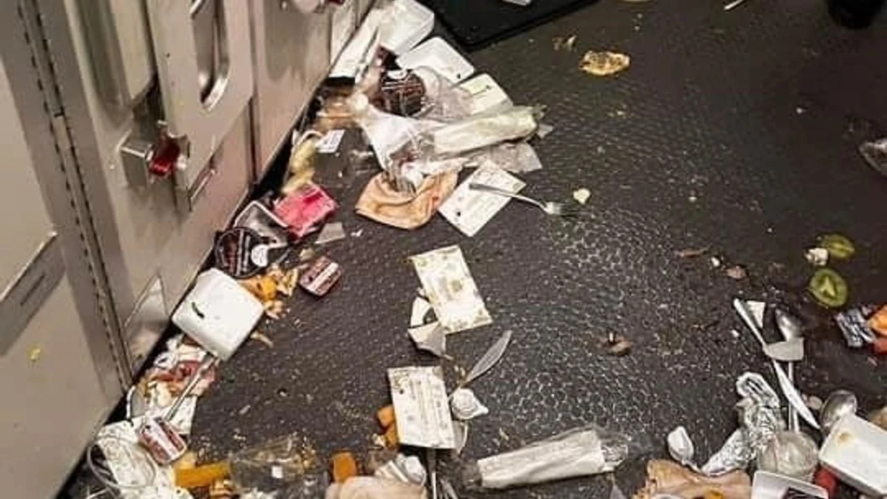 Türbülansa giren uçaktaki dehşet anlarının ayrıntıları! Ölen kişi yönetmen çıktı - 3. Resim