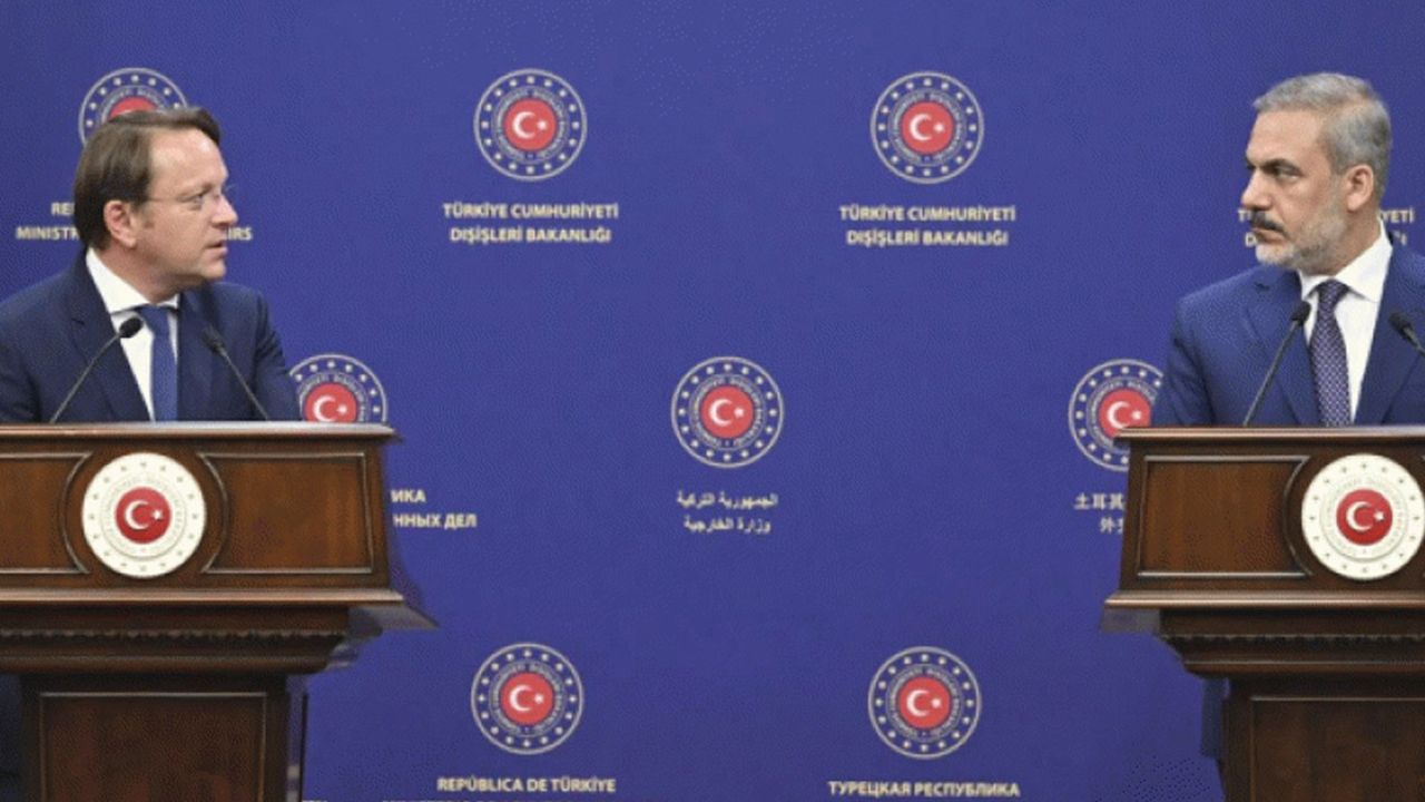 Türkiye&#039;ye kritik ziyaret: AB Komiseri Varhelyi, Bakan Fidan ile görüşecek