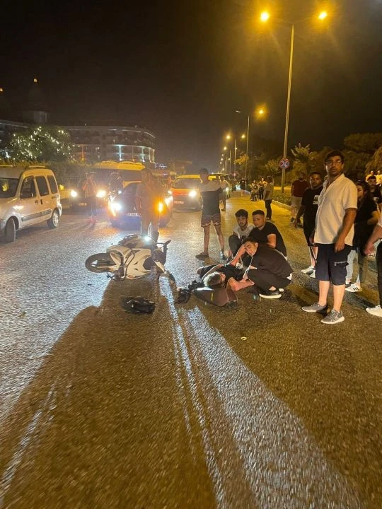 Alman turistlere motosiklet kiraladı başka bir motosiklet çarptı - 3. Resim