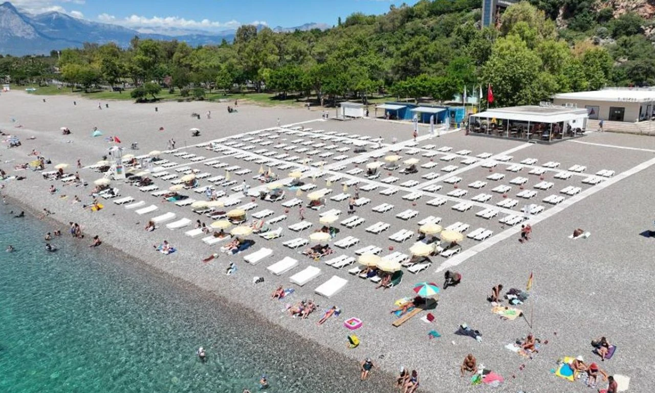 Antalya plajları farkını ortaya koydu: Türkiye 'Mavi Bayrak'ta dünya üçüncüsü oldu - 2. Resim