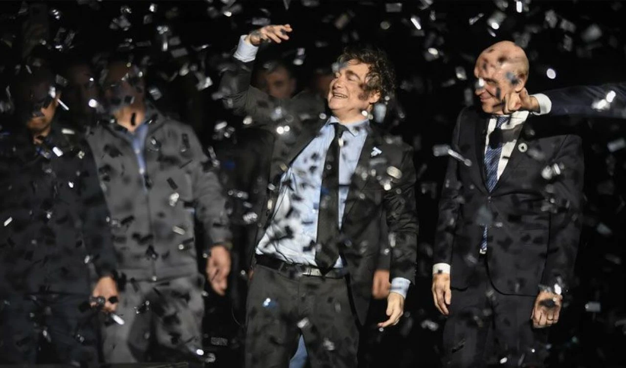 Arjantin'in 'Küçük Trump'ı Javier Milei'den ekonomik krizde rock şovu! Sözleri herkesi şaşırttı - 2. Resim