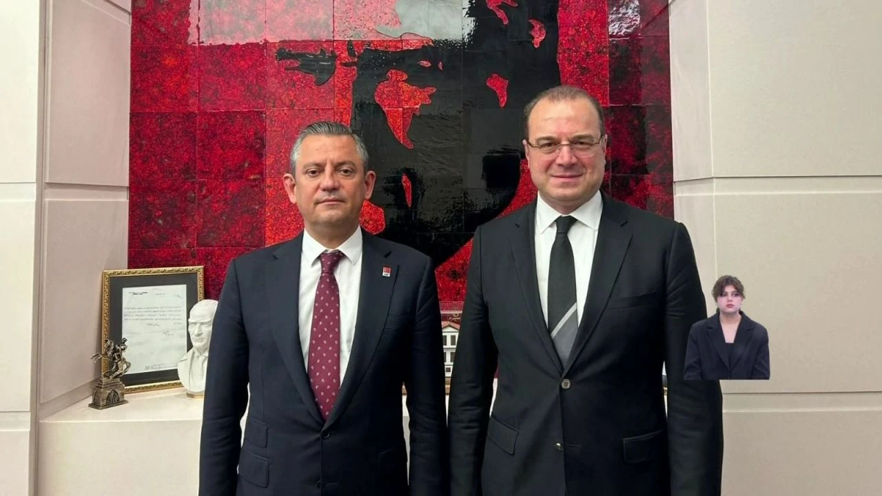 Ekrem İmamoğlu'nun Roma gezisine Özgür Özel'den ilk yorum!  - 1. Resim